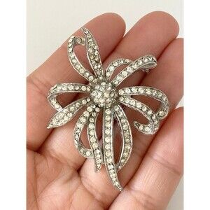 Vintage signed Weiss rhinestone flower Brooch